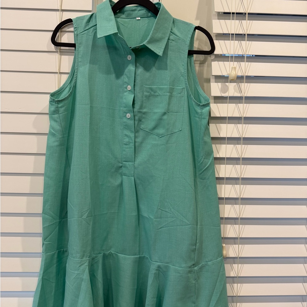 Sleeveless Green Button-Up Dress